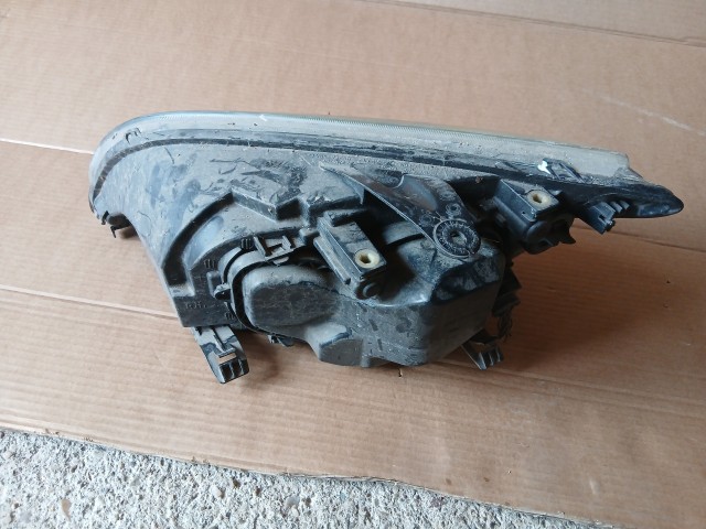 10027 Ford Focus 2004-2008  Jobb első Lámpa Fényszóró
