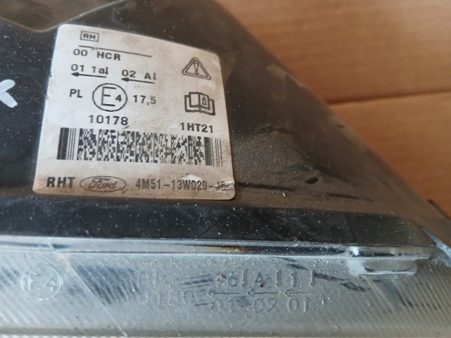 10026 Ford Focus 2004-2008  Jobb első Lámpa Fényszóró