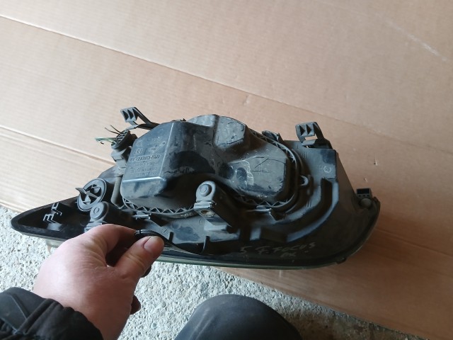 10024 Ford Focus 2004-2008  Jobb első Lámpa Fényszóró