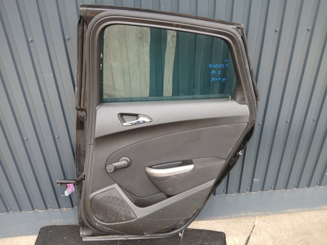 10005 Opel Astra J 2009-2015 Jobb hátsó Ajtó Fekete Z20r