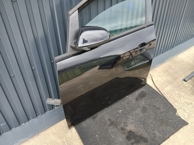 10001 Opel Astra J 2009-2015 Bal első Ajtó Fekete Z20r