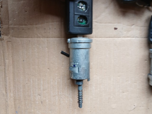 Opel Meriva A 2003-2010 Gyújtáskapcsoló Használt