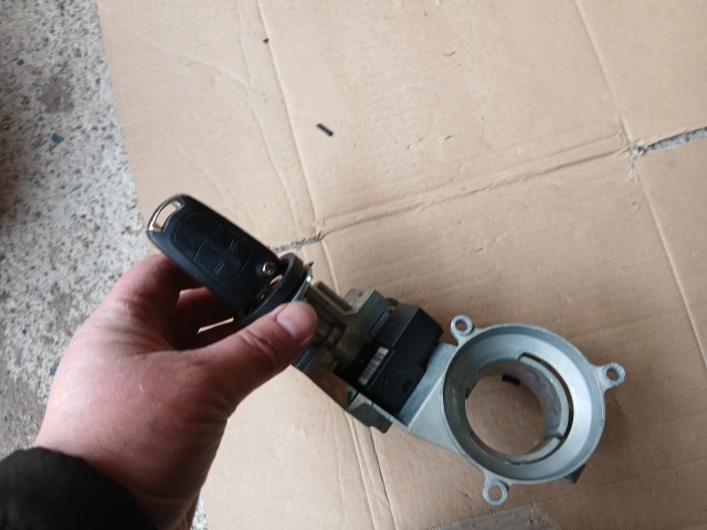 Opel Corsa D 2006-2014 Gyújtáskapcsoló Használt