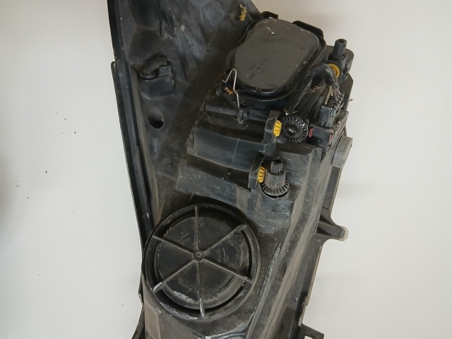 10139 Opel Corsa D 2006-2014 Jobb első Lámpa Fényszóró