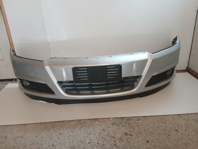 10120 Opel H astra 2004-2006 első Lökhárító Ezüst Z157