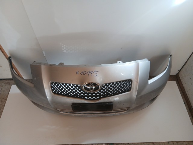10115 Toyota Yaris II. 2005-2011 első Lökhárító Ezüst