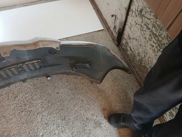 10115 Toyota Yaris II. 2005-2011 első Lökhárító Ezüst