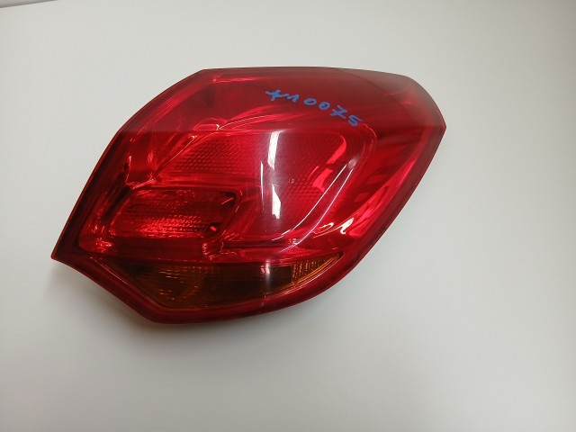 10075 Opel Astra J 2009-2015 Jobb hátsó Lámpa 5 ajtós