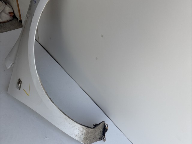 10163 Opel Corsa E Jobb első Sárvédő Fehér Z40R