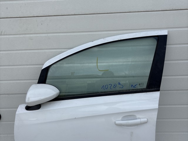 10209 Opel Corsa Bal első Ajtó Használt Fehér