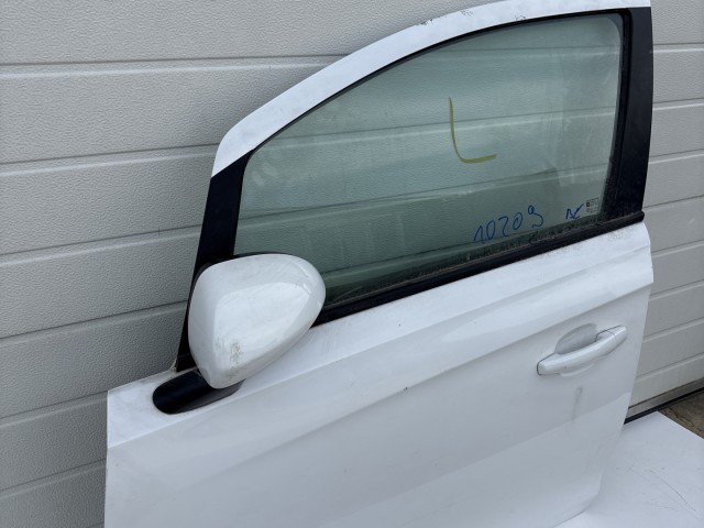 10209 Opel Corsa Bal első Ajtó Használt Fehér