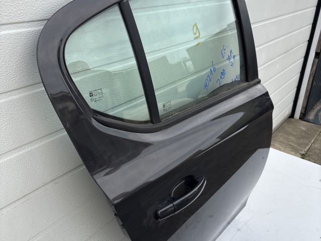 10216 Opel Corsa E Jobb hátsó Ajtó Szürke Z190