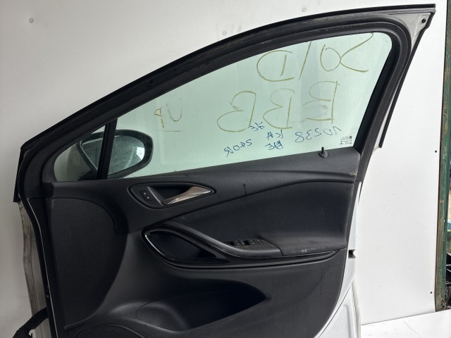 10238 Opel Astra K Jobb első  Ajtó Fehér Z40r