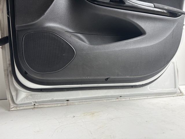 10238 Opel Astra K Jobb első  Ajtó Fehér Z40r