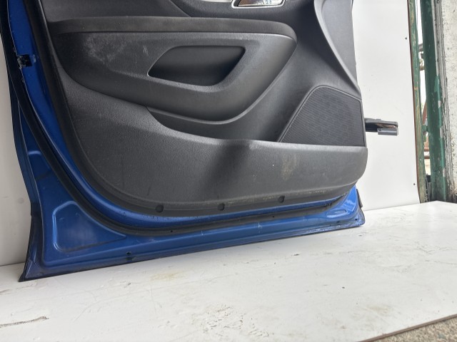 10242 Opel Mokka Bal első  Ajtó Használt Kék sérült 