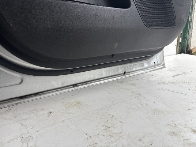 10247 Opel Meriva B 2010-2017 Bal első Ajtó Ezüst Z176