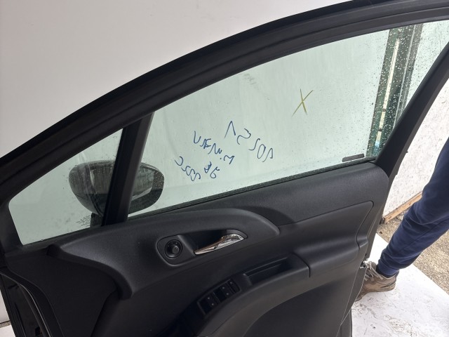 10251 Opel Meriva B 2010-2017 Jobb első Ajtó Fekete Z22c
