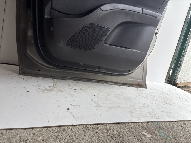 10253 Opel Meriva B 2010-2017 Jobb első Ajtó Barna Z40w