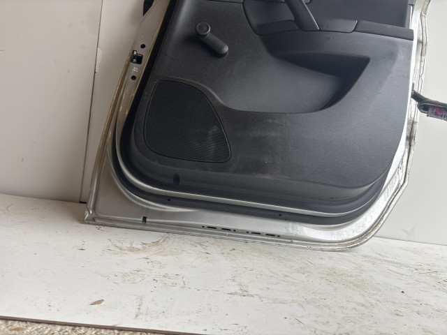 10255 Opel Meriva B 2010-2017 Jobb hátsó Ajtó Ezüst Z176
