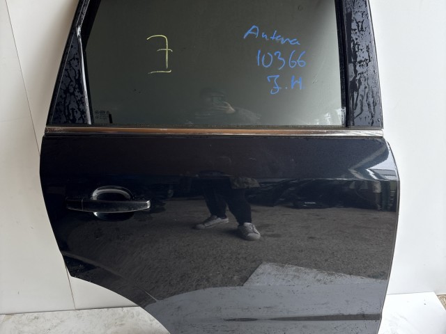 10366 Opel Antara 2006-2015 Jobb hátsó  Ajtó Használt Fekete Z22c