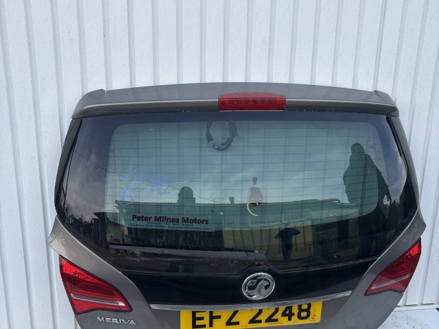 10382 Opel Meriva B 2010-2017 Csomagtérajtó Barna z40w