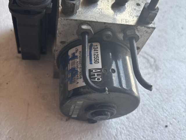 Opel Astra J 2009-2015 Abs kocka