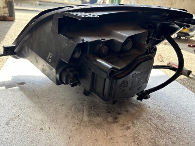 10487 Opel Antara 2006-2015 Jobb Xenon Lámpa Fényszóró