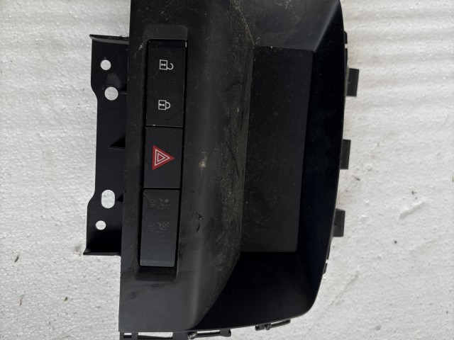 Opel Astra J 2009-2015 Infócenter, Közép kijelző Használt