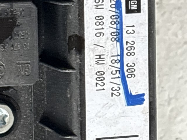 Opel Zafira B 2005-2014 Motortéri biztosítéktábla Bcm