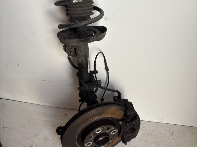 Opel Corsa E 2014-2019 Jobb első Csonkállvány