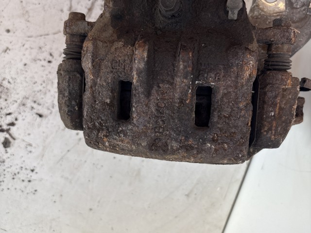 Opel Antara 2006-2015 Bal első Féknyereg Használt