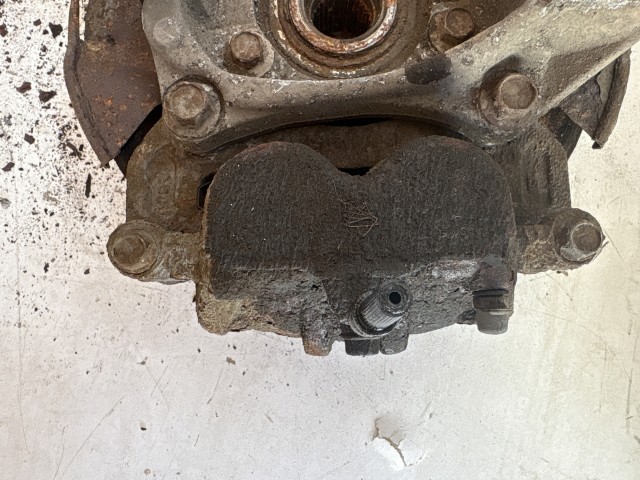 Opel Antara 2006-2015 Bal első Féknyereg Használt