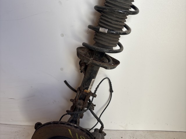 Opel Corsa E 2014- 2014-2019 Csonkállvány,kerékagy Használt Nagy fékes Van Abs Öntvény Jobb első