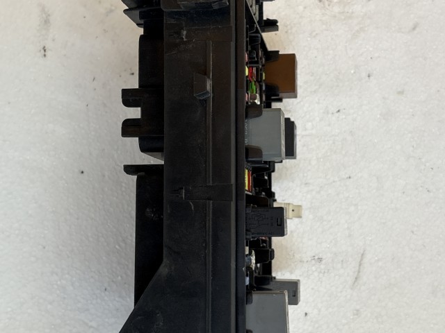 Opel Astra k Motortéri biztosítéktábla