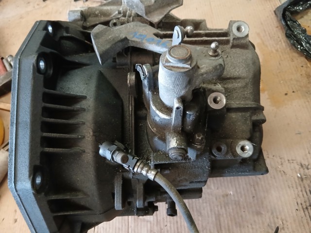 Opel Antara 2.2 cdti 4x4  Váltó Használt f40