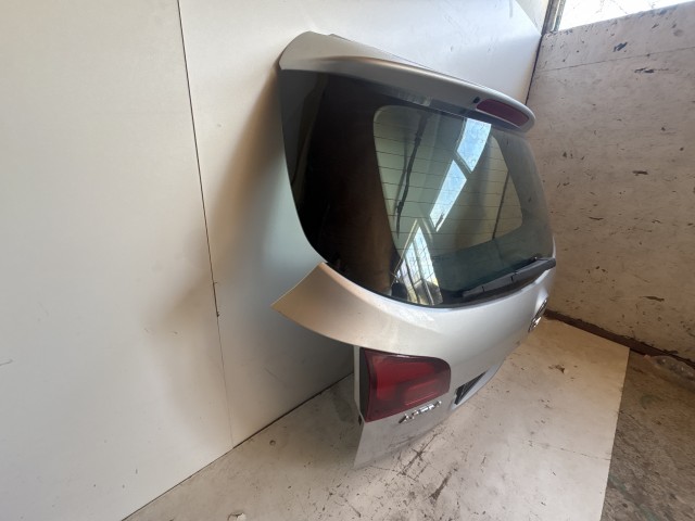 11668 Opel Astra J kombi 2009-2015 Csomagtérajtó Z176 Ezüst