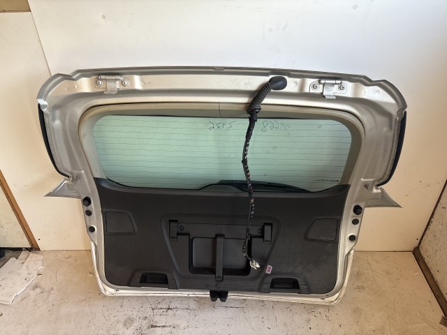 11668 Opel Astra J kombi 2009-2015 Csomagtérajtó Z176 Ezüst
