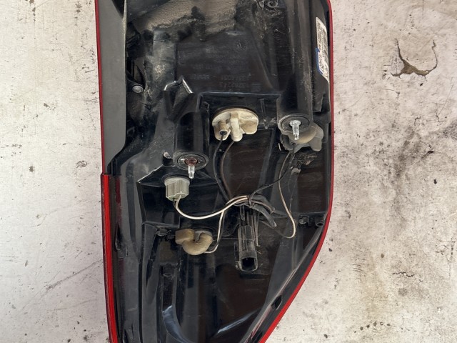 11174 Opel Astra J kombi 2009-2015 Jobb hátsó Lámpa sötétitett  
