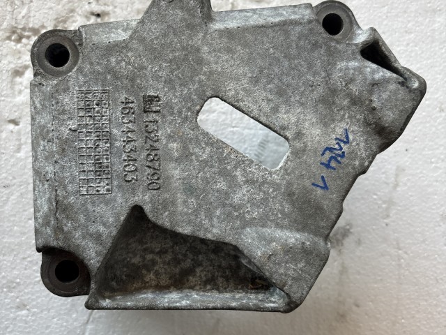 Opel Corsa E 2014- 2014-2019 motortartó bak