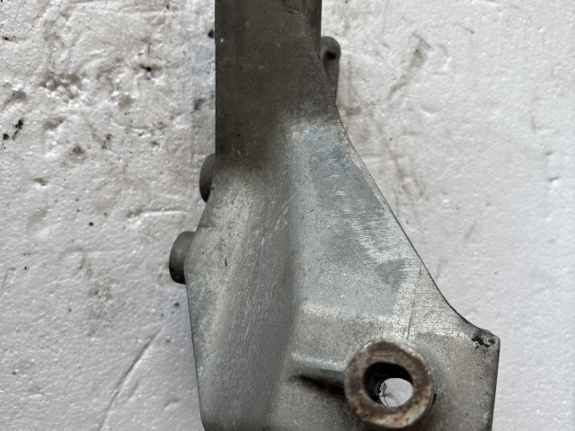 Opel Antara 2006-2015 motortartó bak