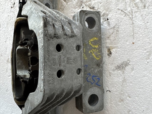 Opel Astra K 2015-2021 motortartó bak b14xe