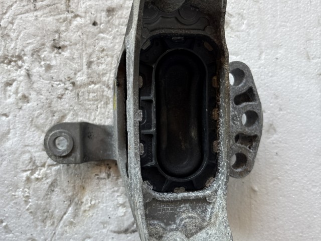 Opel Astra J 2009-2015 motortartó bak 1.6 cdti