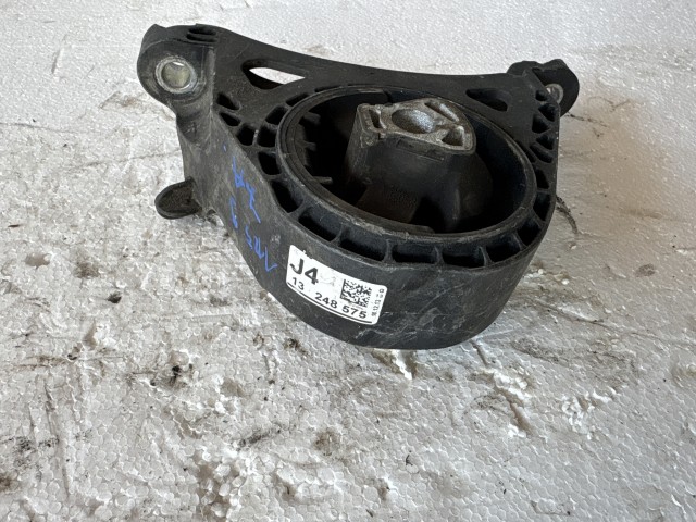 Opel Astra J 2009-2015 motortartó első kitámasztó bak
