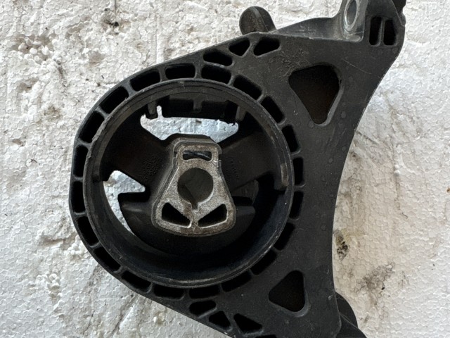 Opel Astra J 2009-2015 motortartó első kitámasztó bak