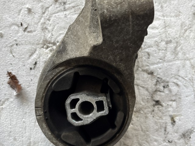 Opel Antara 2006-2015 motortartó hátsó kitámasztó bak