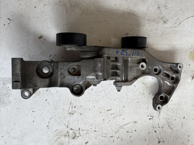Opel Astra J 2009-2015 generátor tartóbak Használt 1.7 CDTI