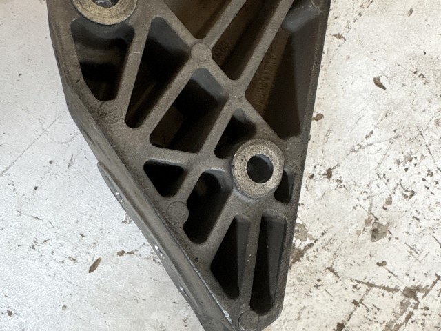 Opel Astra J 2009-2015 motortartó bak 1.7 cdti