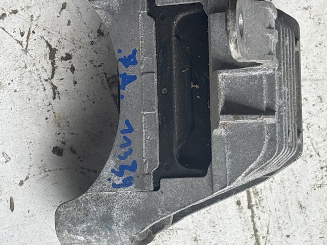 Opel Astra J 2009-2015 motortartó bak 1.7 cdti