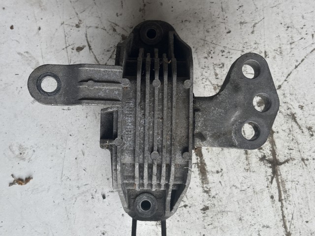 Opel Astra J 2009-2015 motortartó bak 1.7 cdti