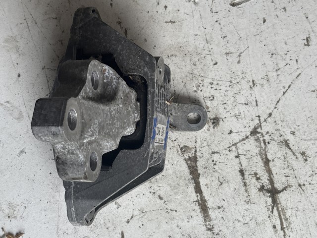Opel Astra J 2009-2015 motortartó bak 1.6 benzin